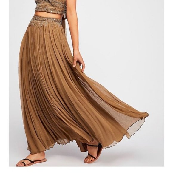 Free People Dresses & Skirts - FREE PEOPLE DEW DROP EMBELLISHED SET